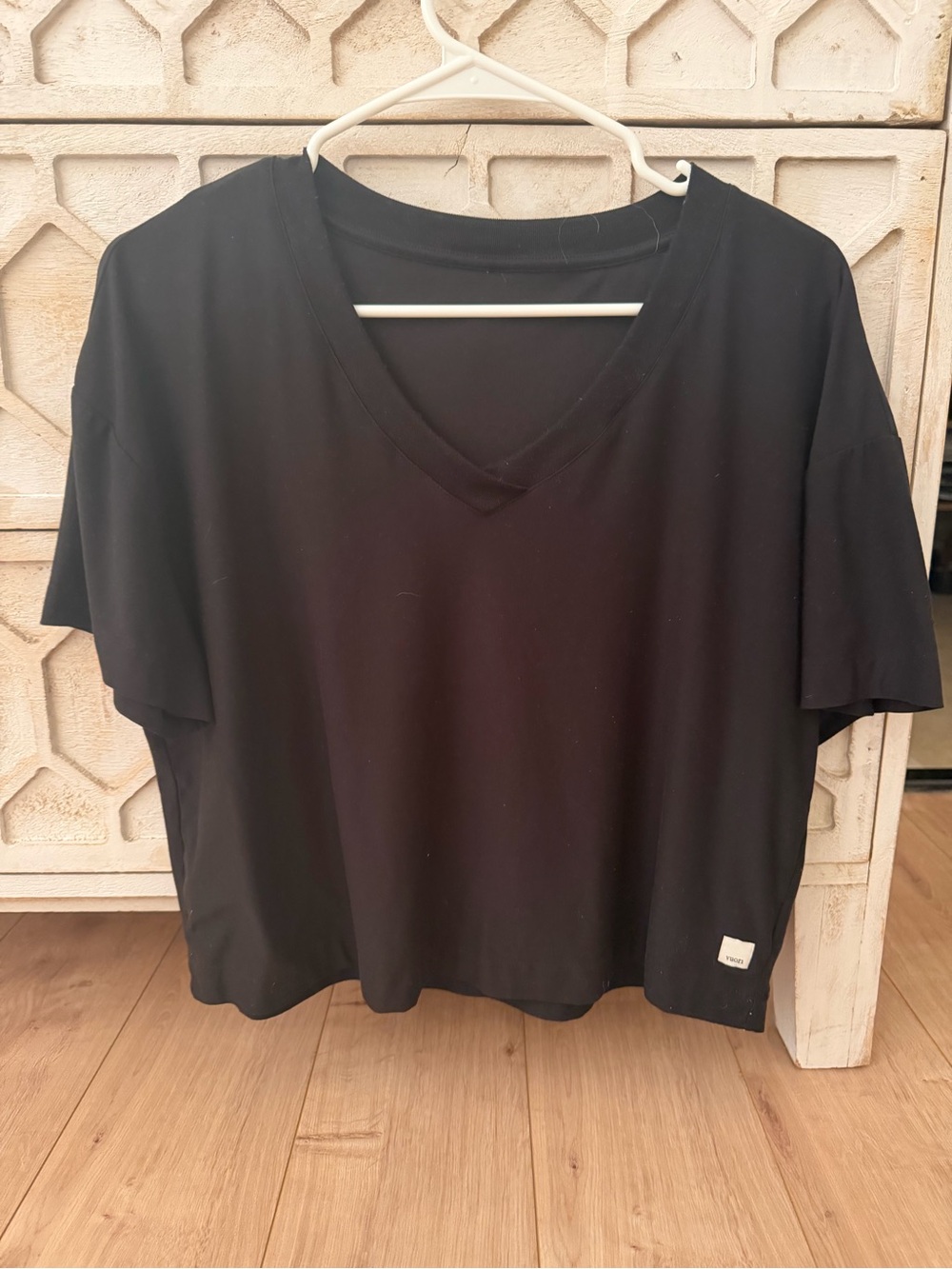 Vuori Energy V-Neck Tee